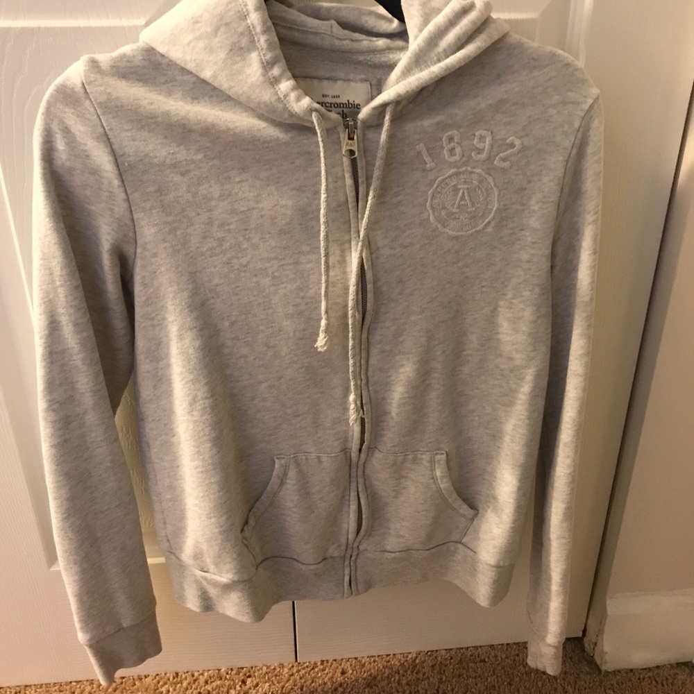 ABERCROMBIE & FITCH GRAY SWEATSHIRT